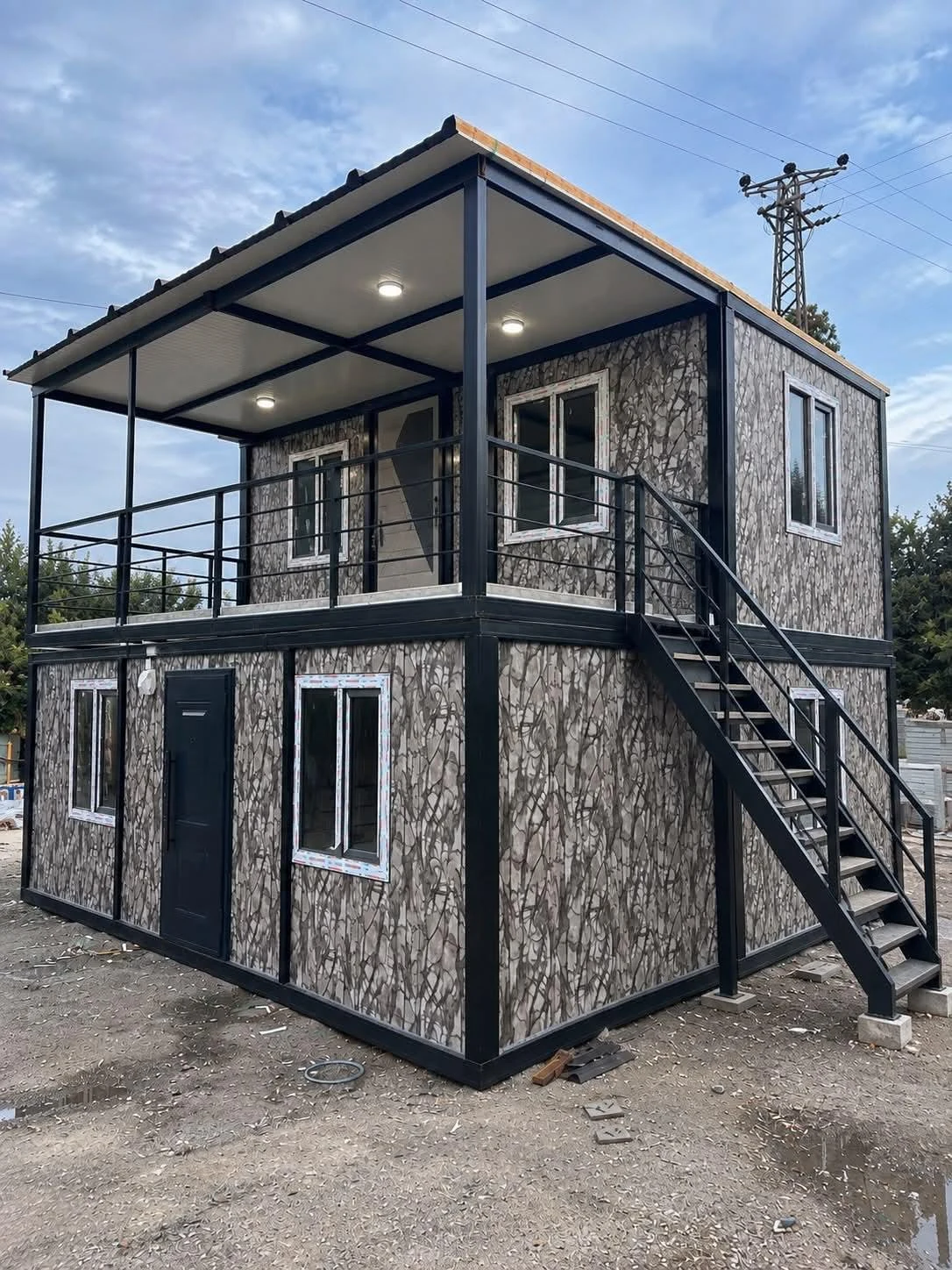 İki katlı prefabrik yapı
